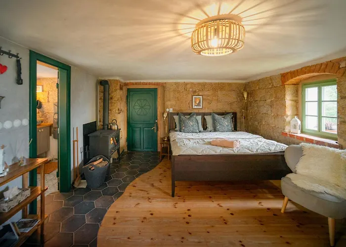 Enjoy Cozy Romance Hills Forest Gardens Views Sauna Whirlpool Bath