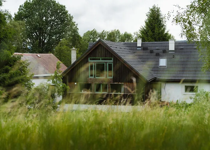 Enjoy Cozy Romance Hills Forest Gardens Views Sauna Whirlpool Bath