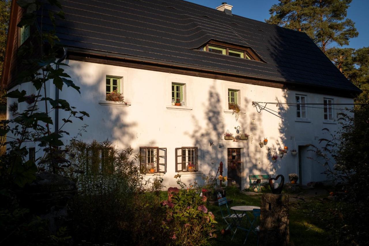 Enjoy Cozy Romance Hills Forest Gardens Views Sauna Whirlpool Bath *