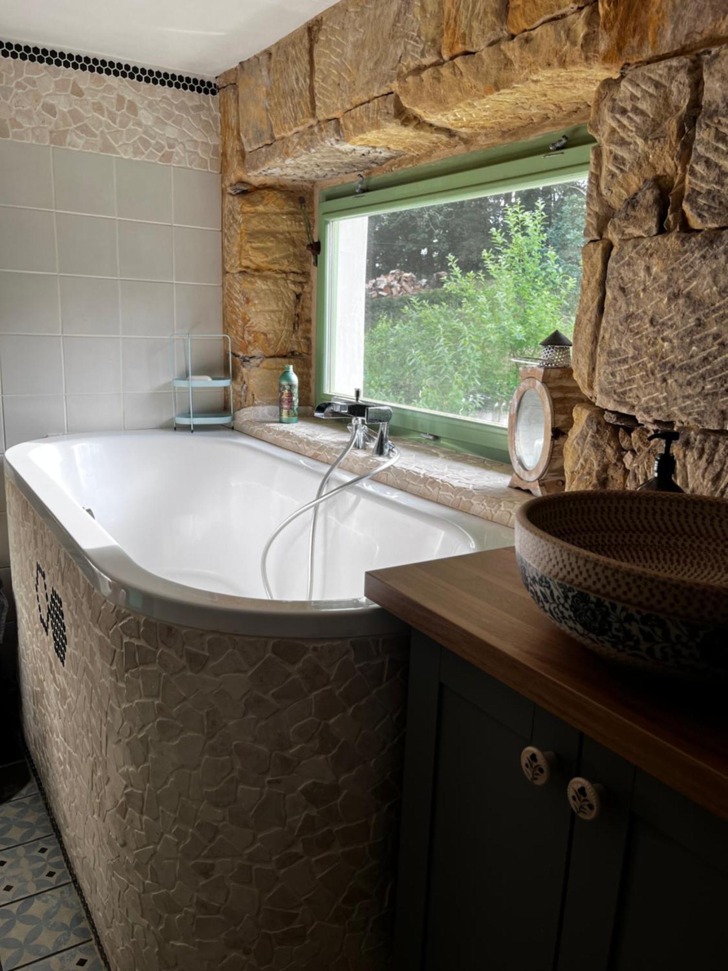 Enjoy Cozy Romance Hills Forest Gardens Views Sauna Whirlpool Bath Appartement
