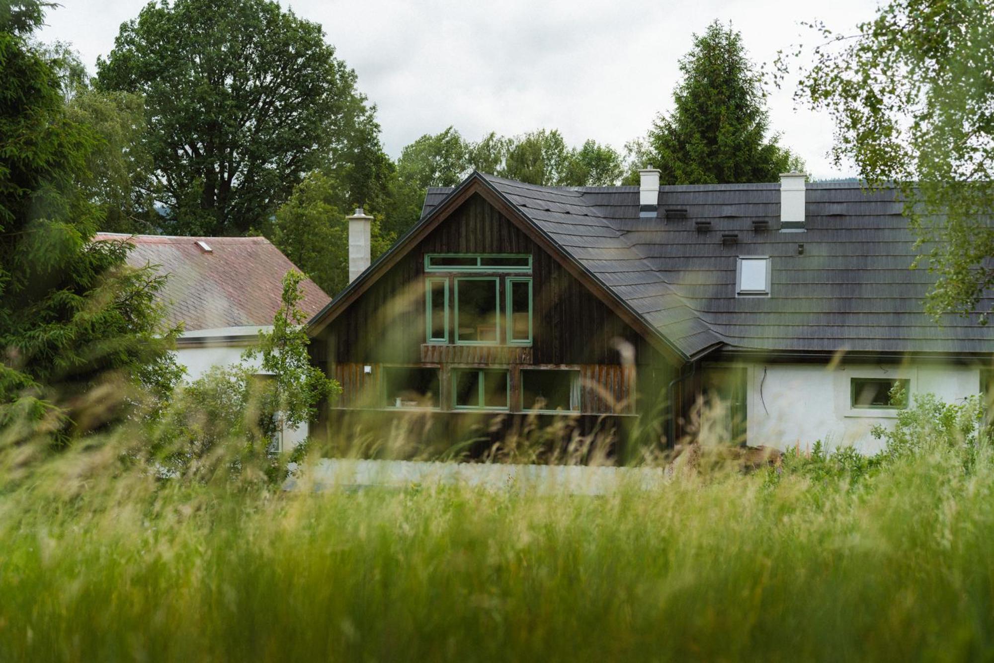 Enjoy Cozy Romance Hills Forest Gardens Views Sauna Whirlpool Bath Яблонне-в-Подьештеди